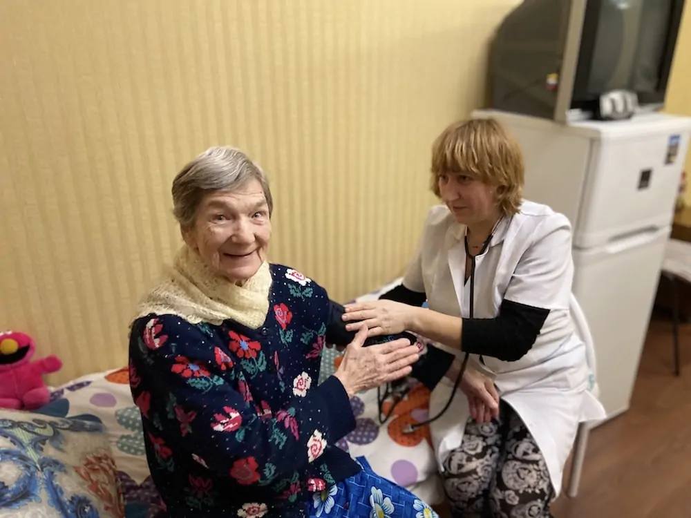 Уход за пожилыми людьми